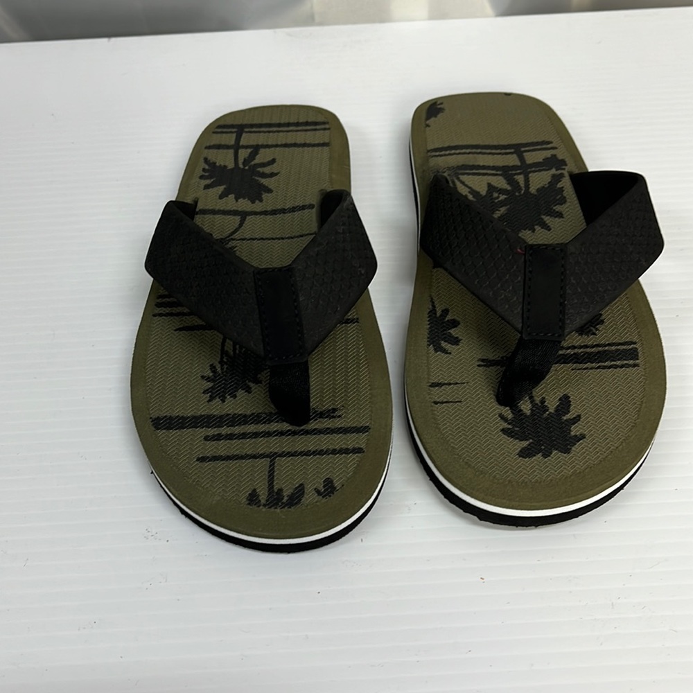 Men’s  George flip flops   New but no tags